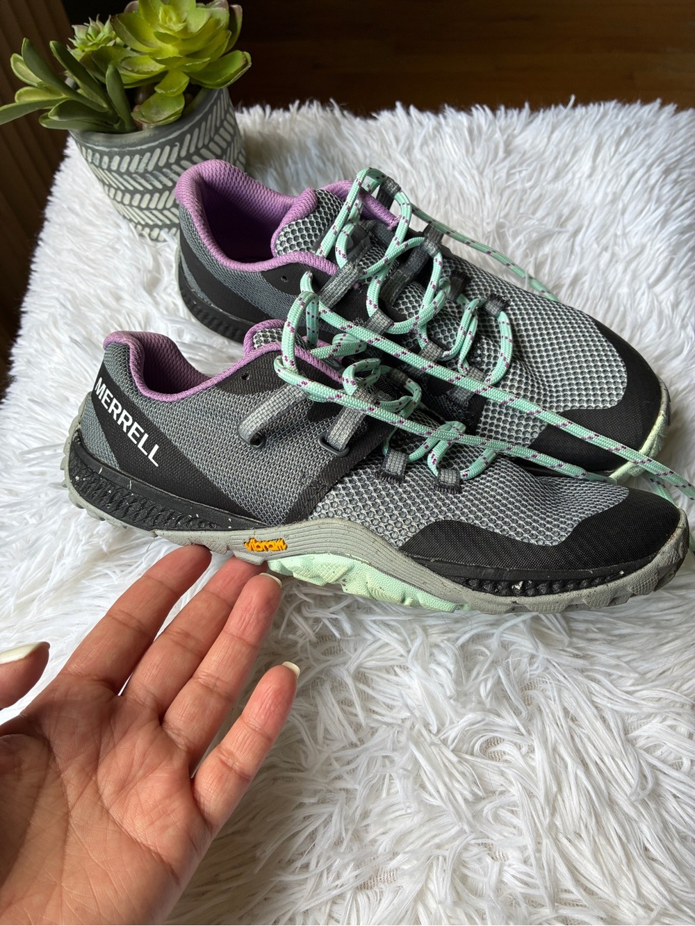 Merrell Women's Trail Glove 6 Sneakers 💜